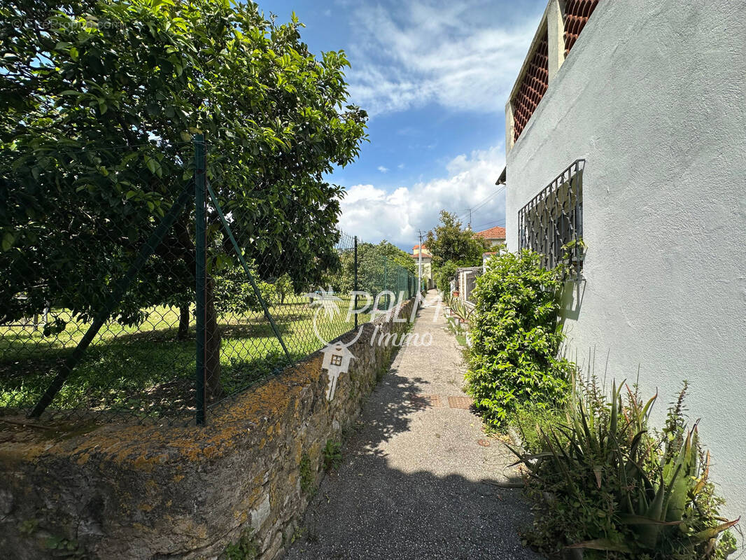 Appartement à VALLAURIS