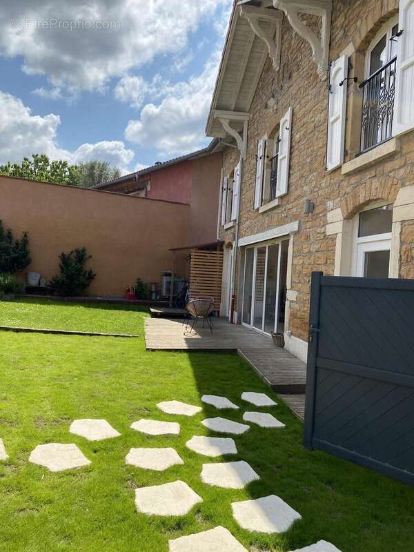 Photo 2 - Maison à JASSANS-RIOTTIER