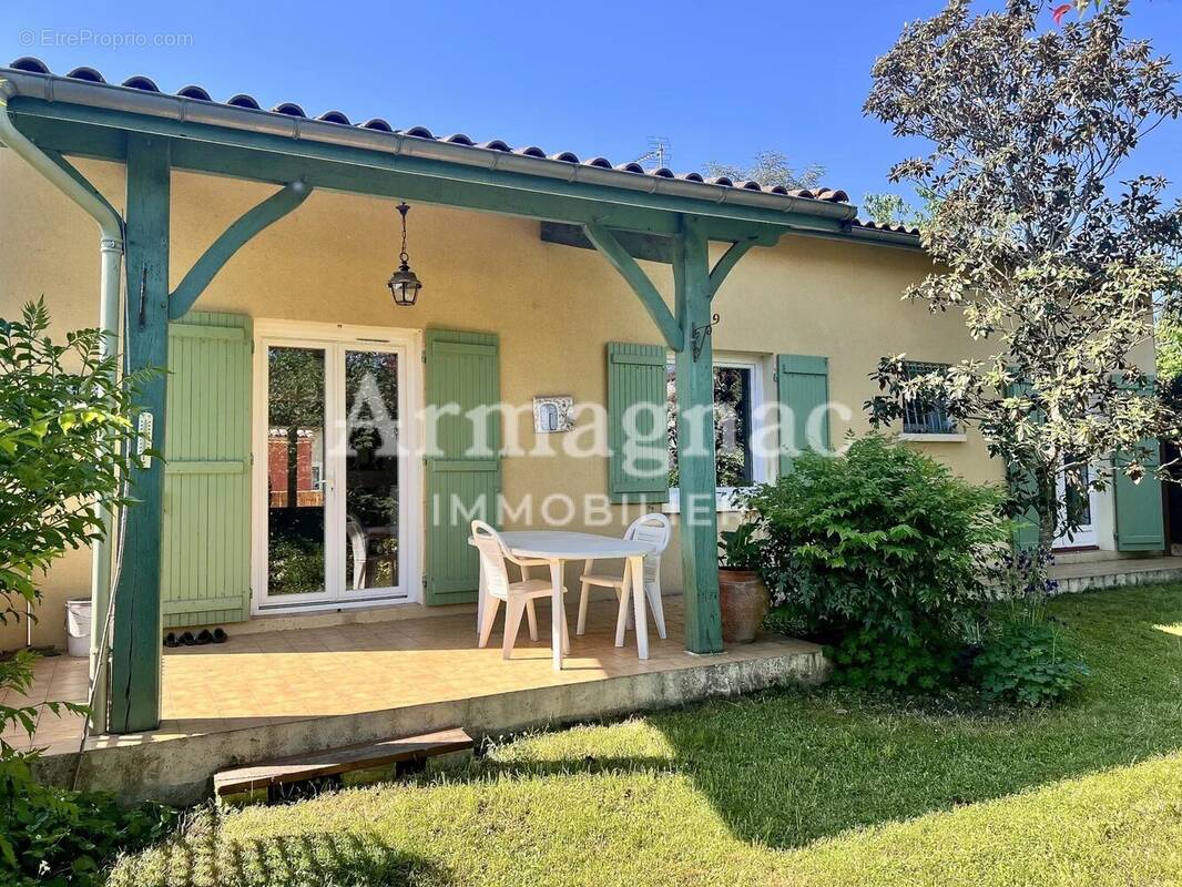 Maison à VIC-FEZENSAC