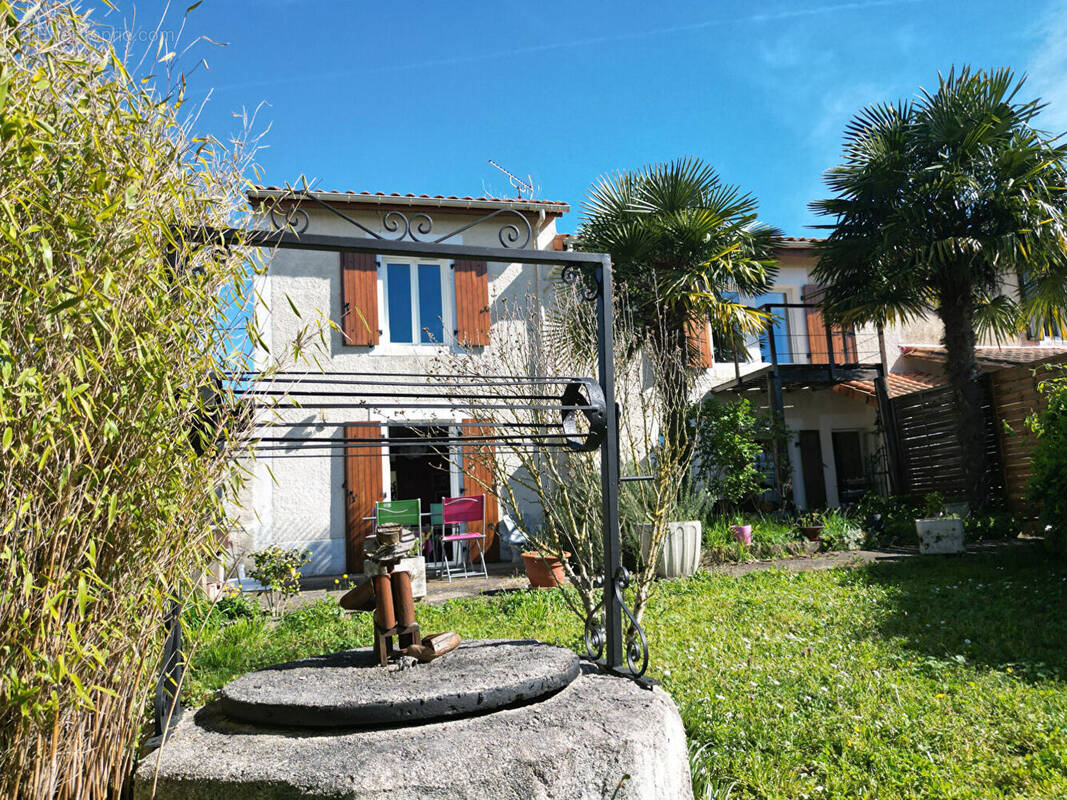 Maison à LA COURONNE