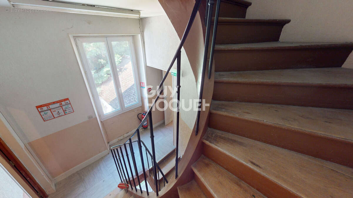 Appartement à BRUYERES-LE-CHATEL