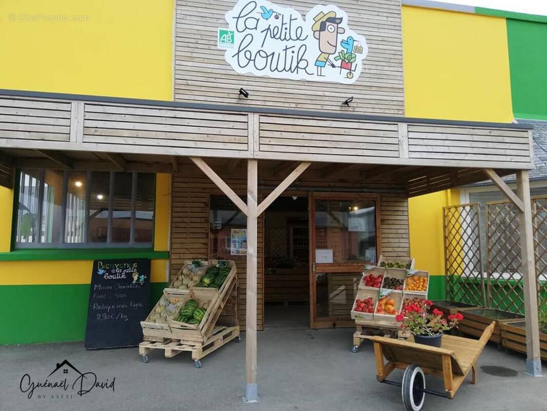 Photo 1 - Commerce à PLOUENAN