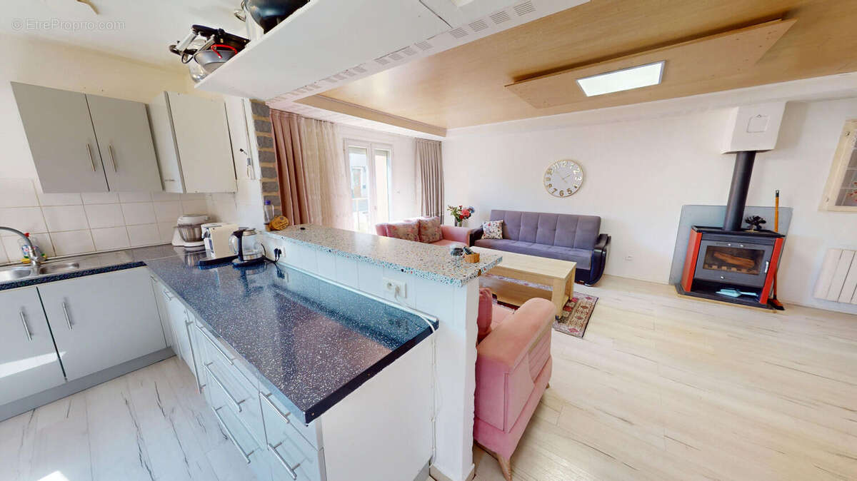 Maison à PONCIN