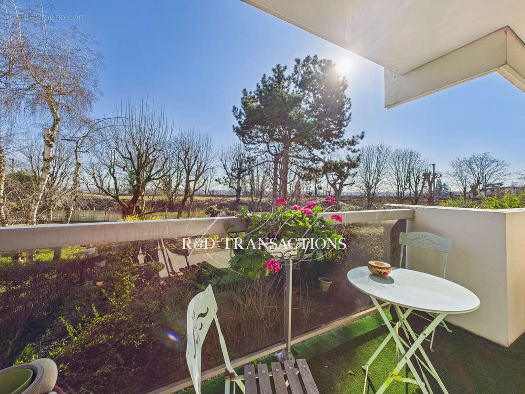 Appartement à SURESNES