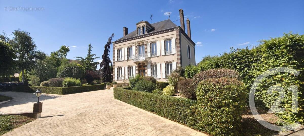 Maison à BROU
