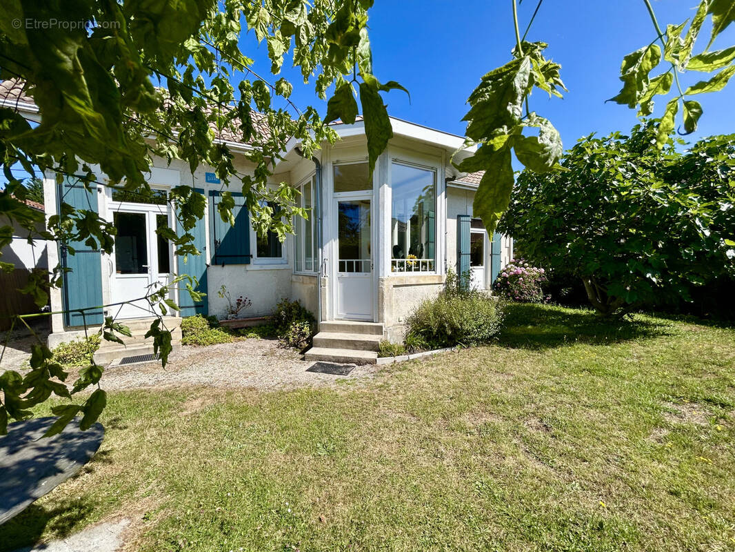 Maison à ARES