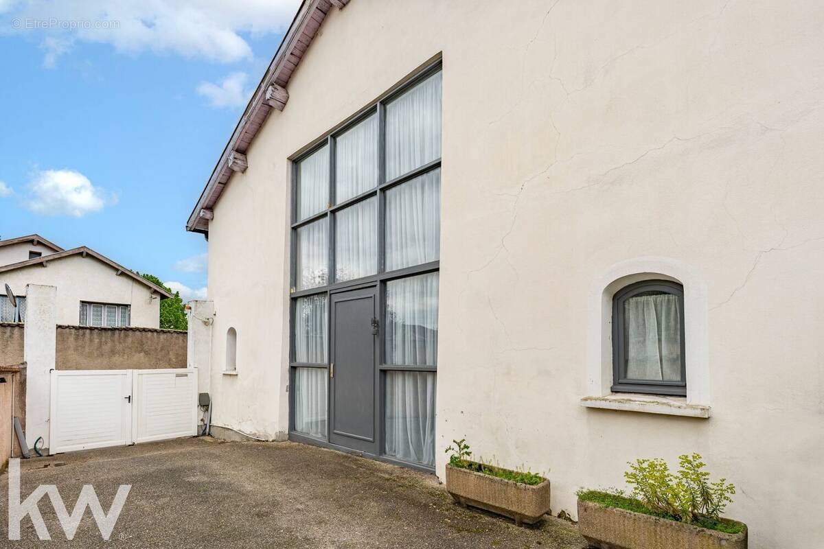 Maison à VAULX-EN-VELIN