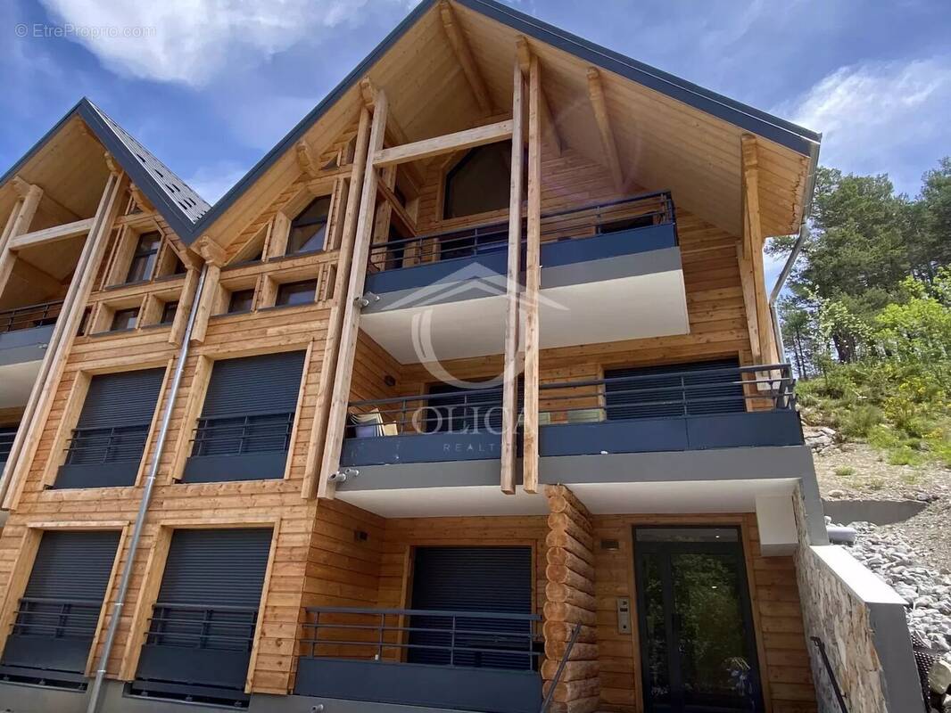 Appartement à SAINT-ETIENNE-DE-TINEE