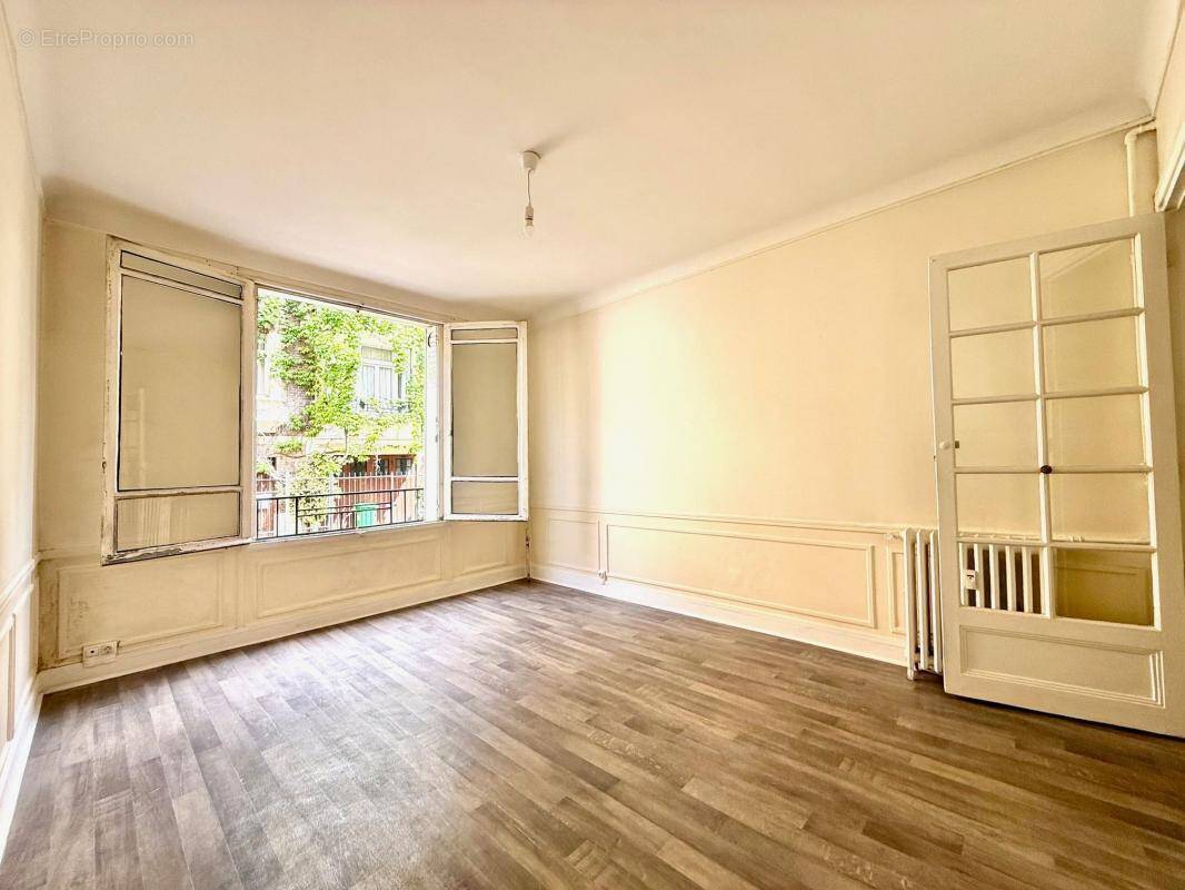 Appartement à PARIS-19E