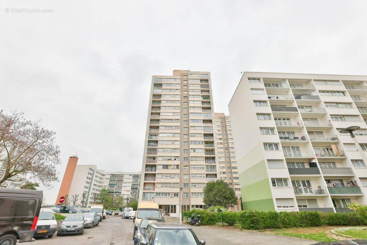 Appartement à ROSNY-SOUS-BOIS