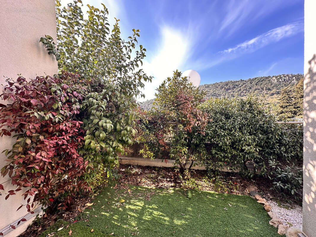 Appartement à EZE