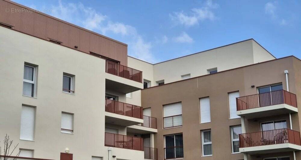 Appartement à LES PONTS-DE-CE