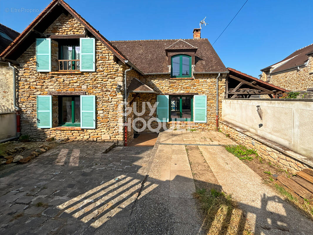 Maison à ROZAY-EN-BRIE