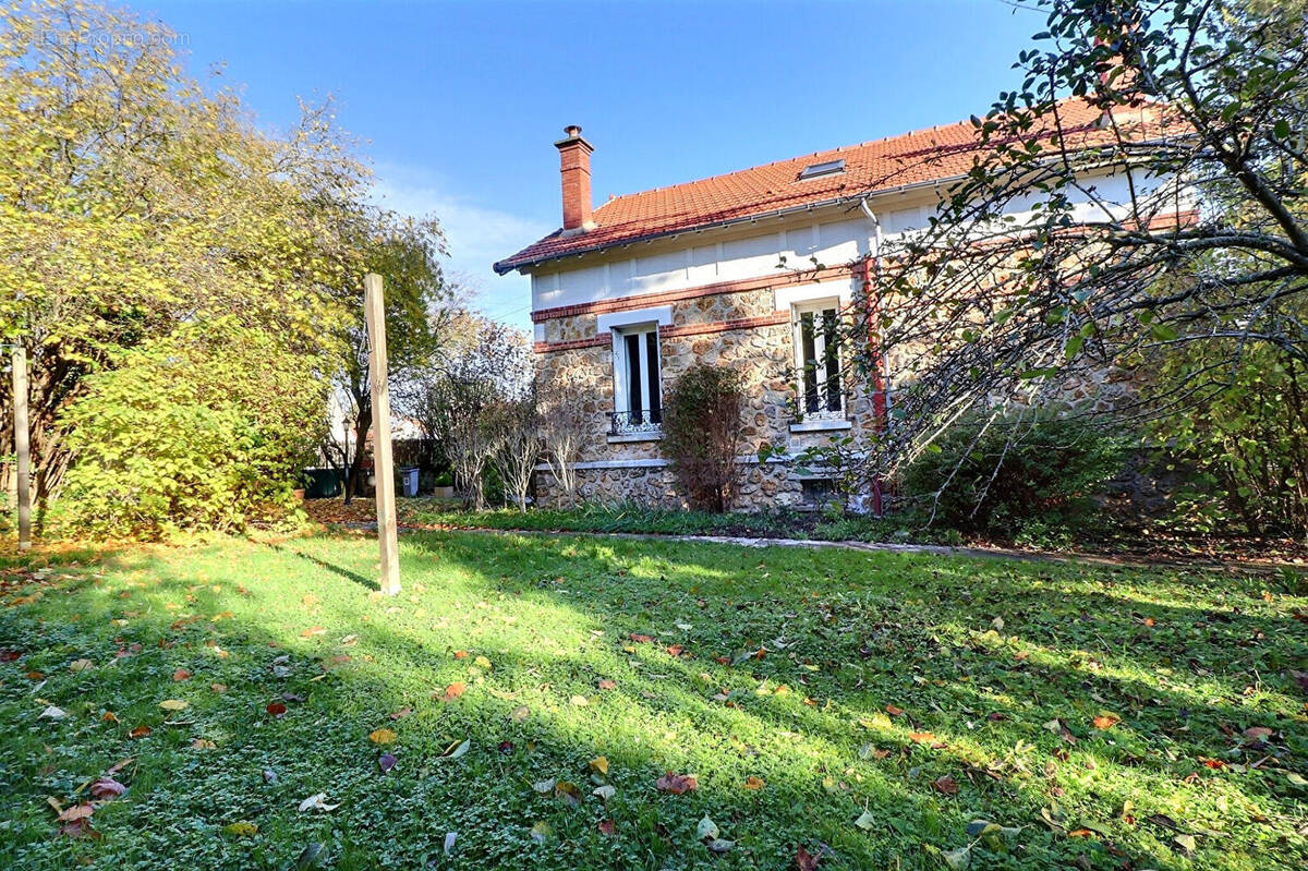 Maison à MAREIL-MARLY