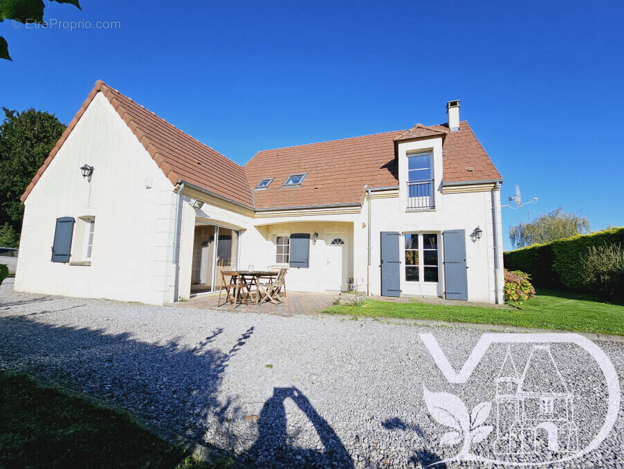 Maison à BRESLES