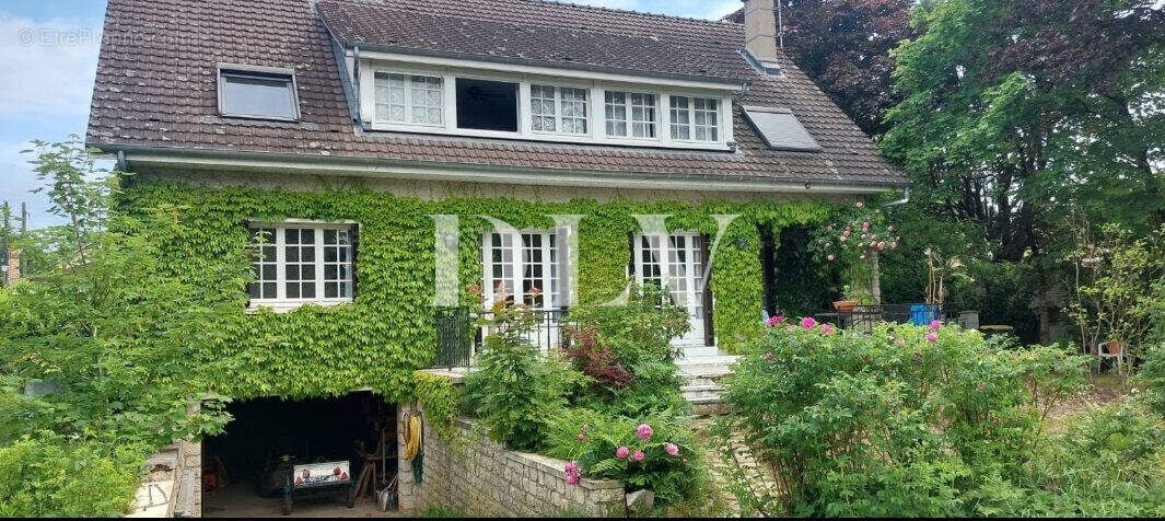 Maison à BOURRON-MARLOTTE