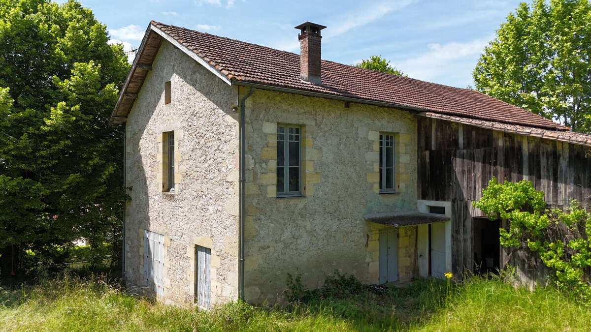 Maison à GENSAC