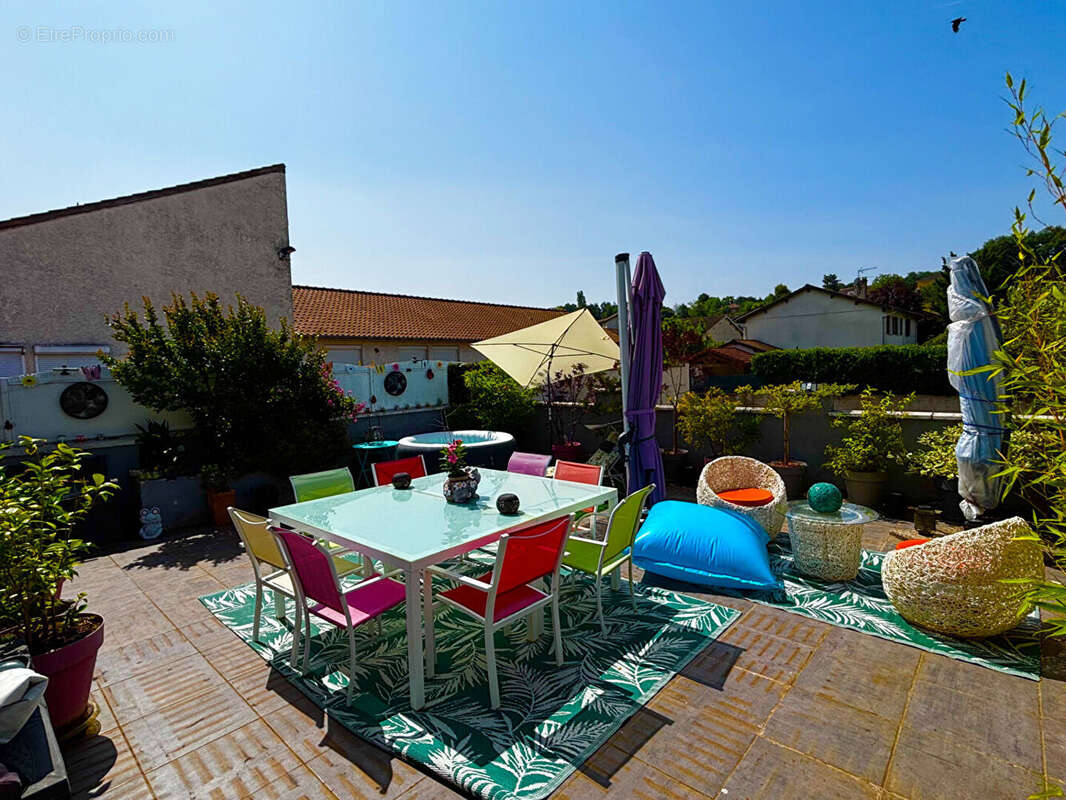Maison à PUSIGNAN