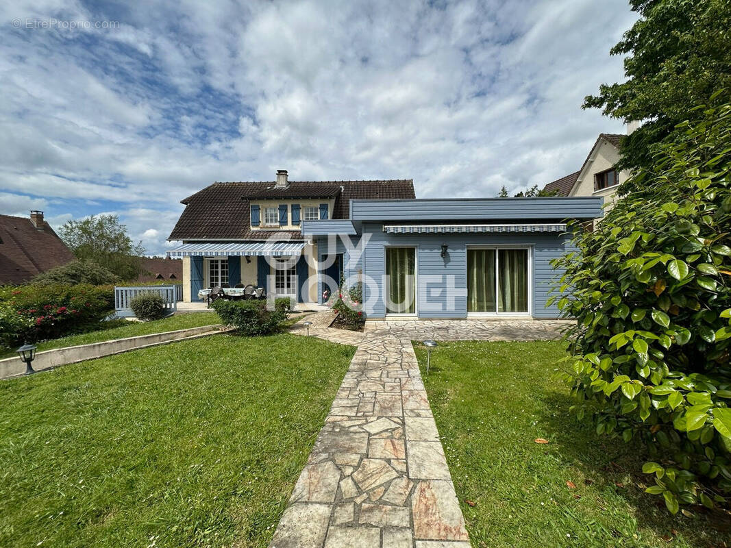 Maison à ISNEAUVILLE