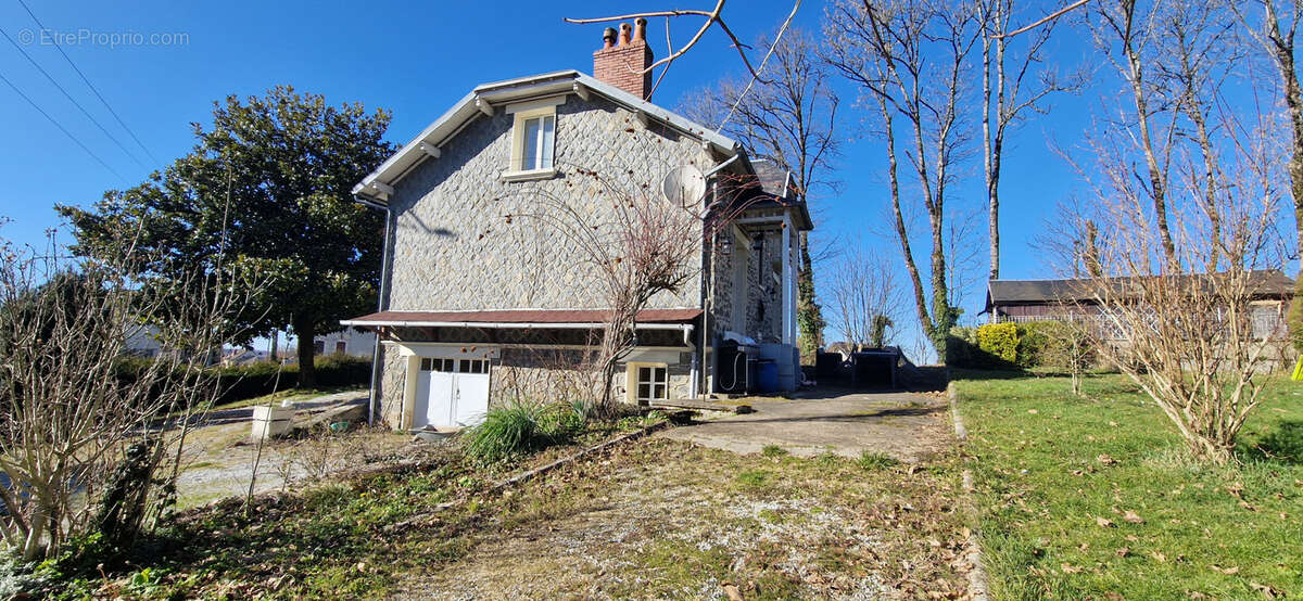 Maison à LUBERSAC