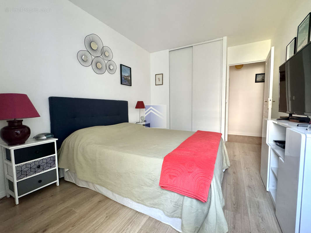 Appartement à COURBEVOIE