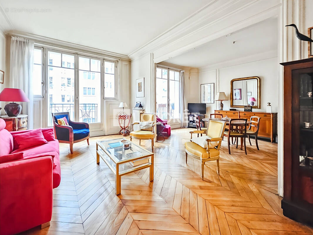 Appartement à PARIS-15E