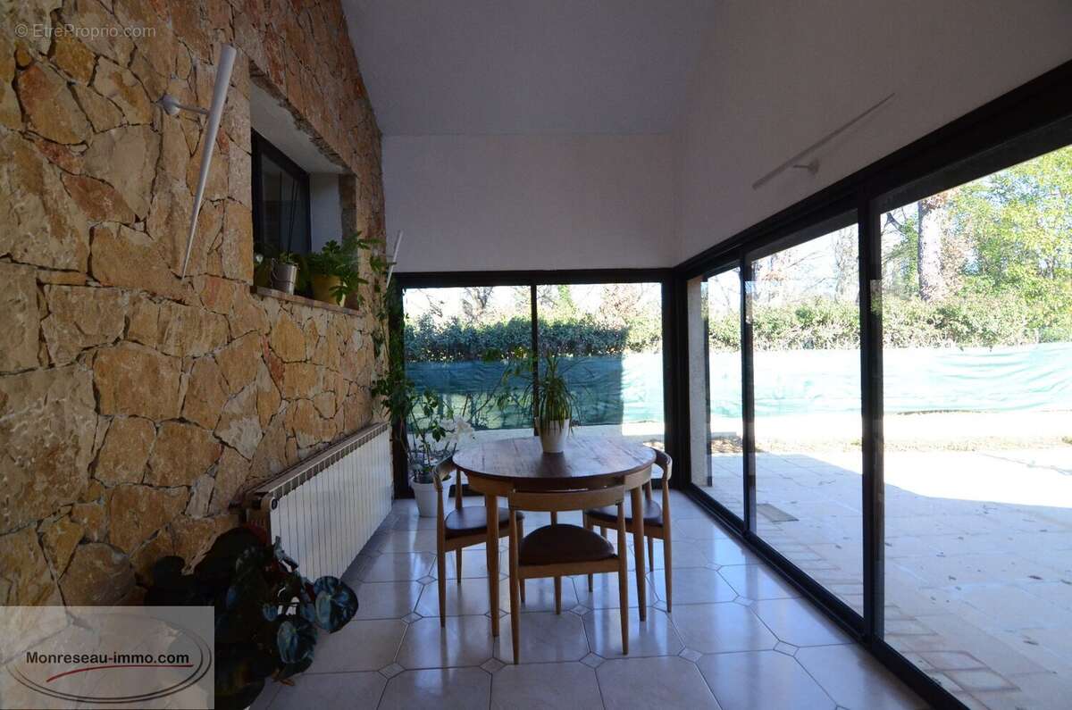Maison à TOURRETTES