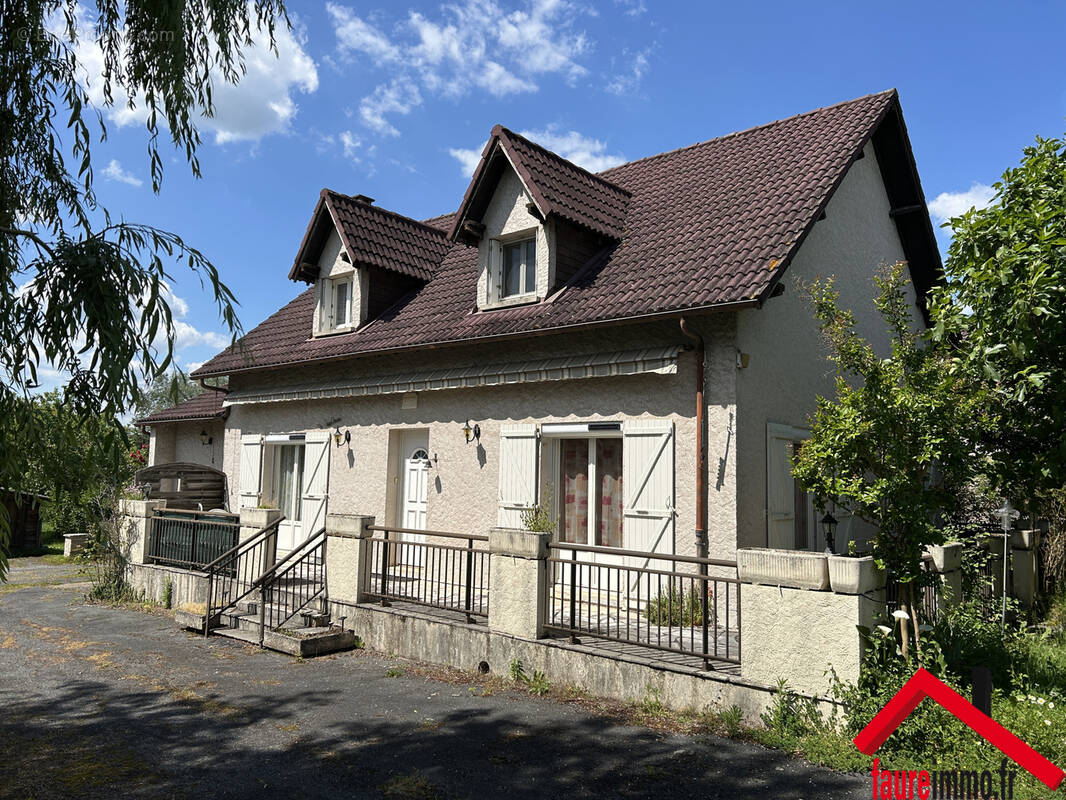 Maison à LARCHE