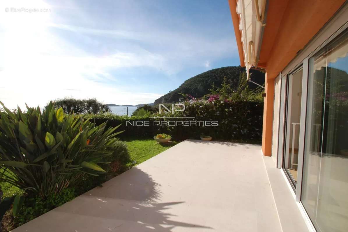 Appartement à EZE