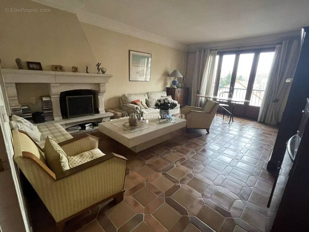 Appartement à SAINT-MAUR-DES-FOSSES