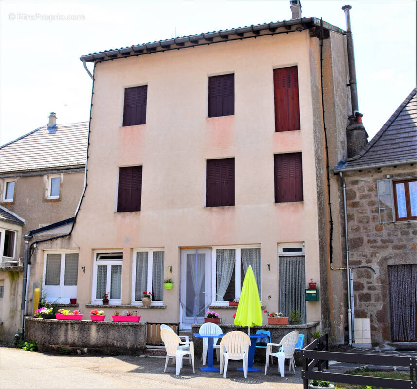 Maison à LE BEAGE