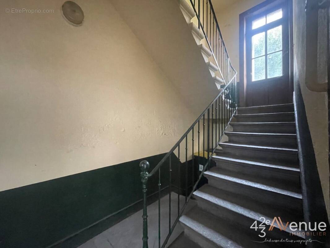 Appartement à SAINT-ETIENNE