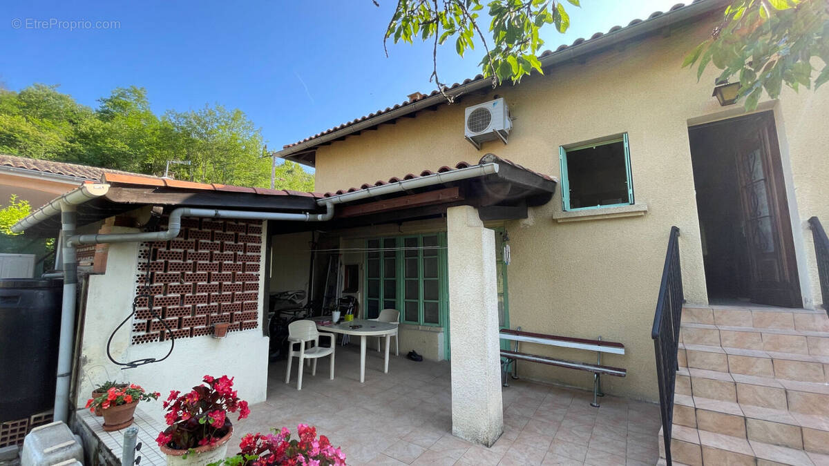 Maison à MONTECH