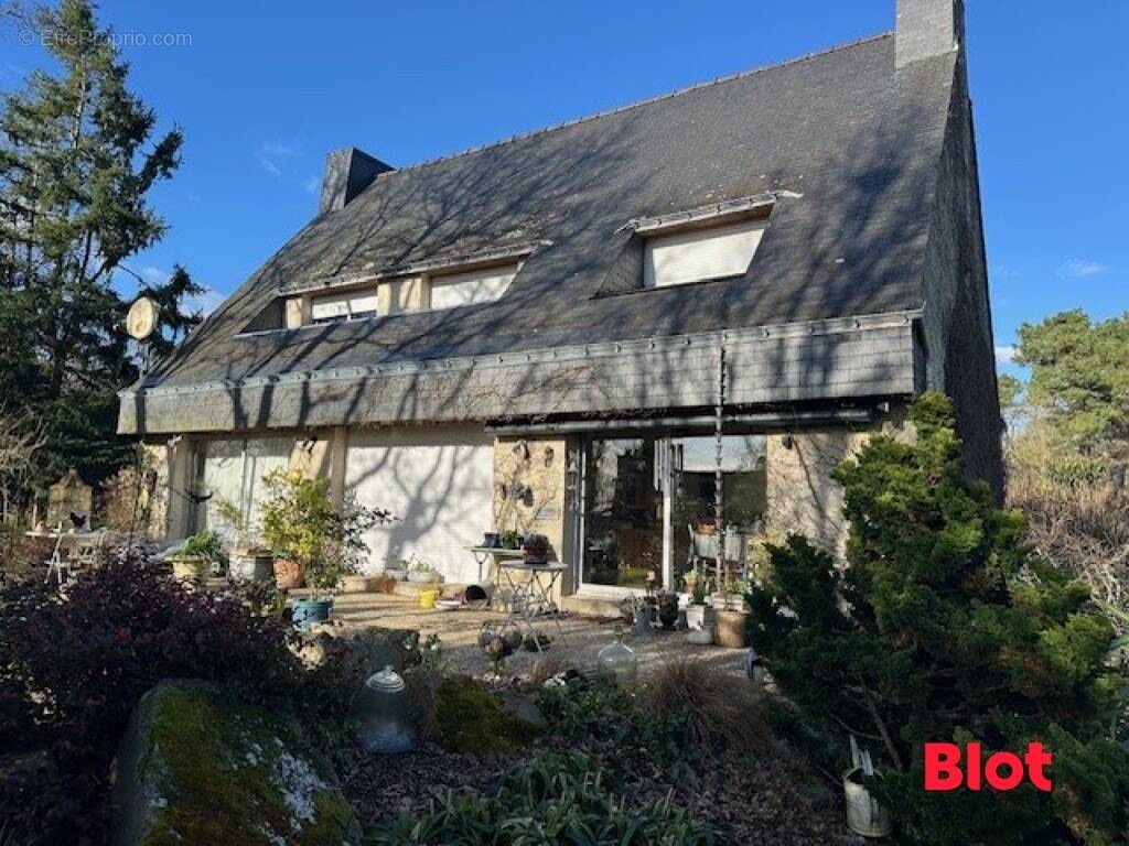 Maison à SAINT-AVE