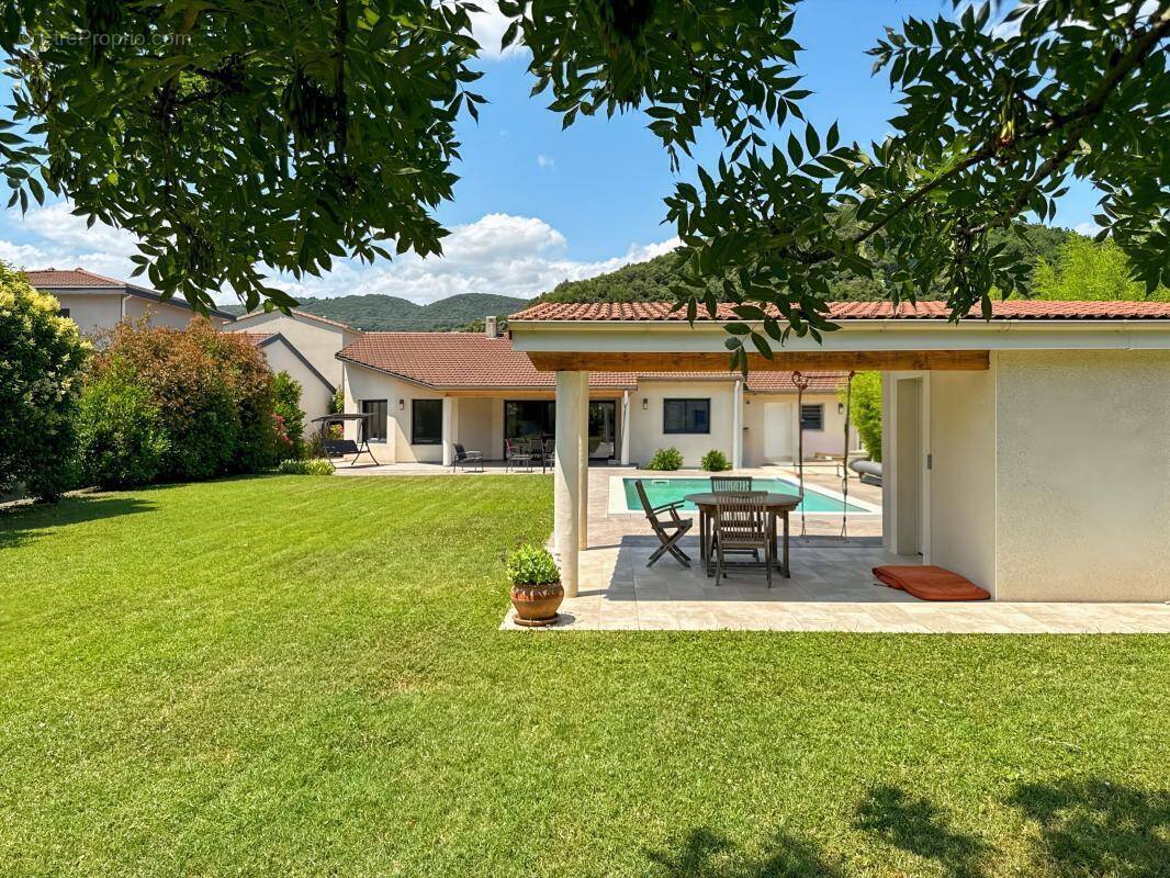 Maison à SAINT-PERAY