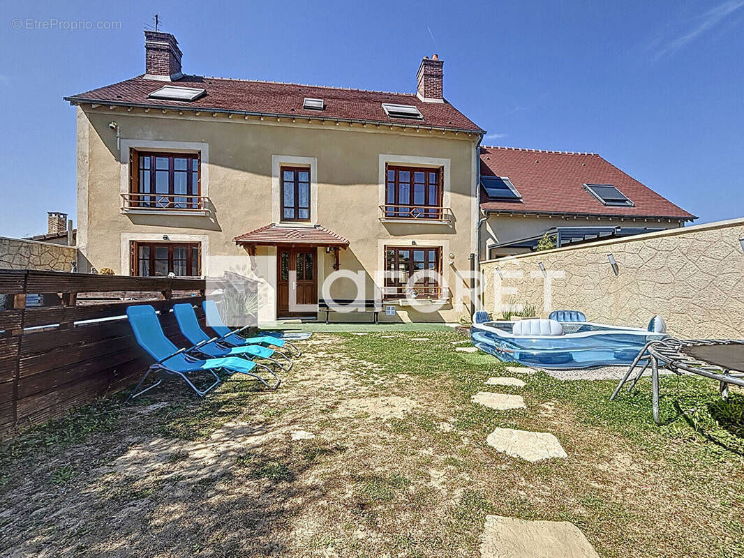 Maison à MOISSY-CRAMAYEL