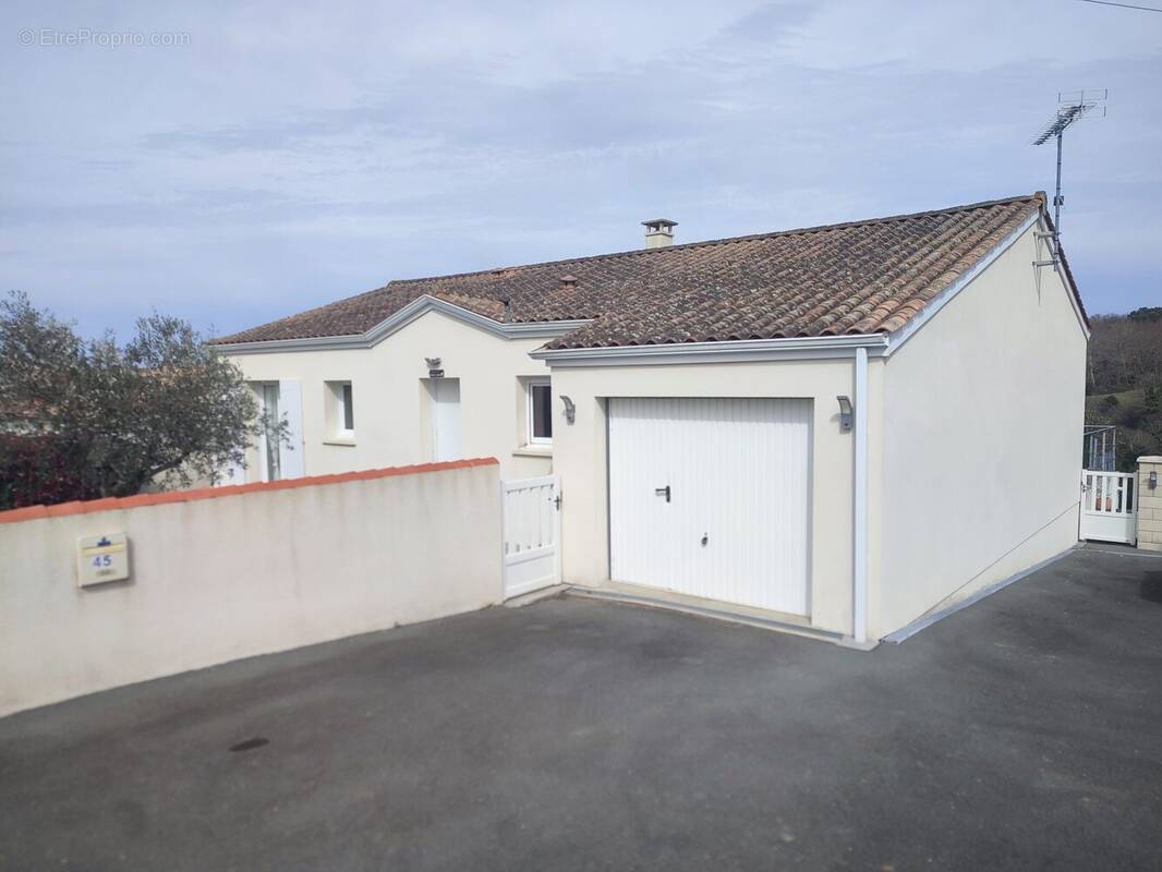 Maison à MIRAMBEAU
