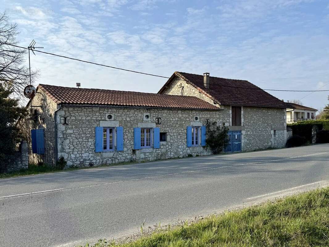 Maison à ROUFFIGNAC-DE-SIGOULES
