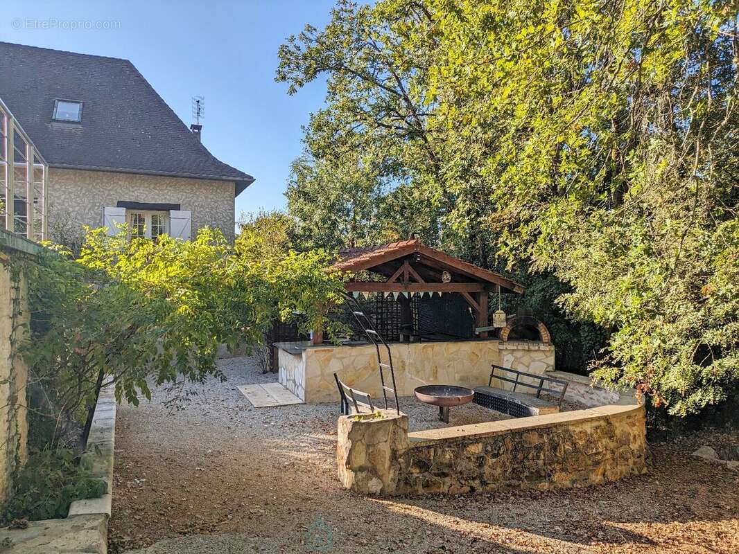 Maison à CONDAT-SUR-VEZERE