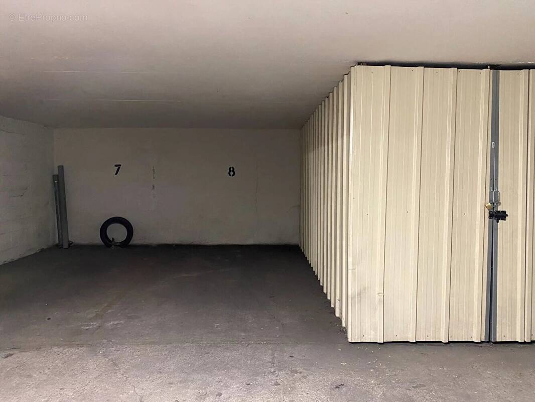 Parking à PARIS-20E