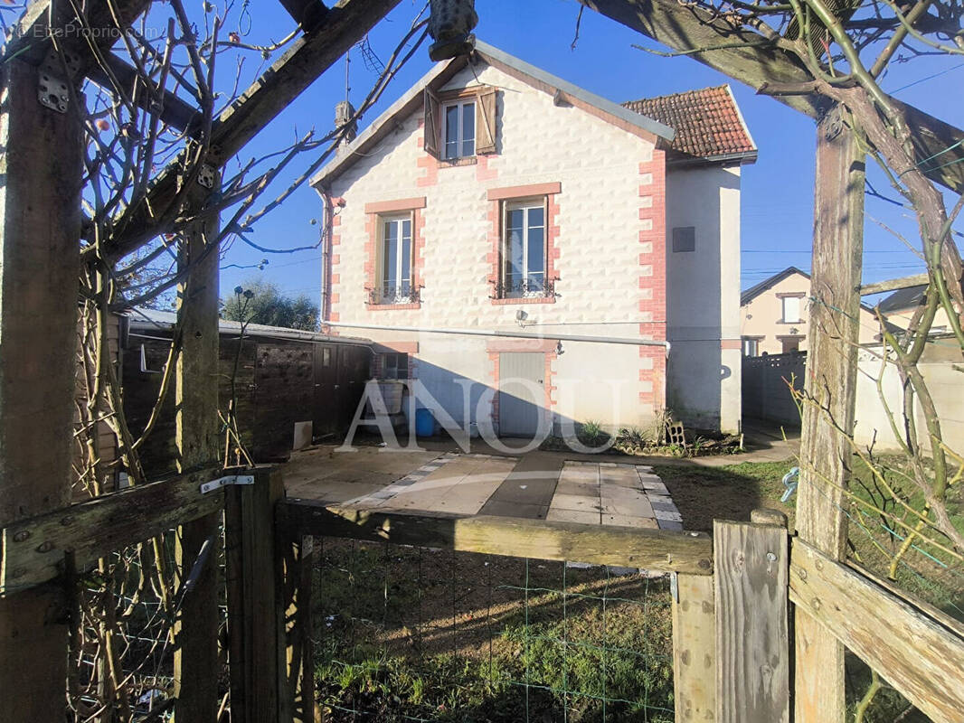Maison à BROU