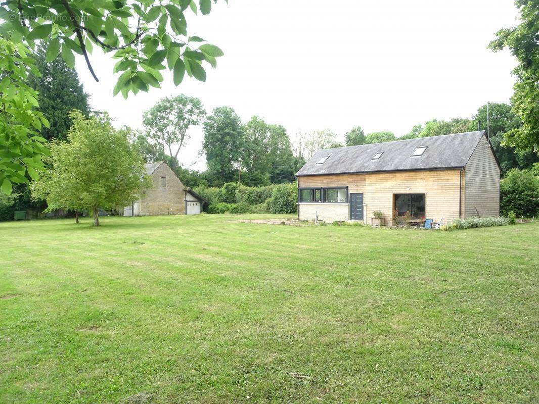 Maison à MEZIDON-CANON