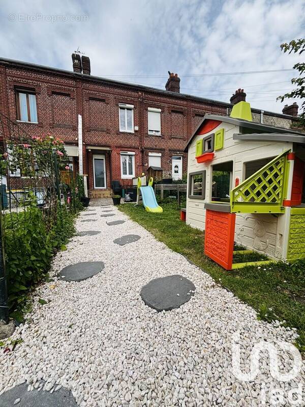 Photo 1 - Maison à SAINT-LEGER-DU-BOURG-DENIS