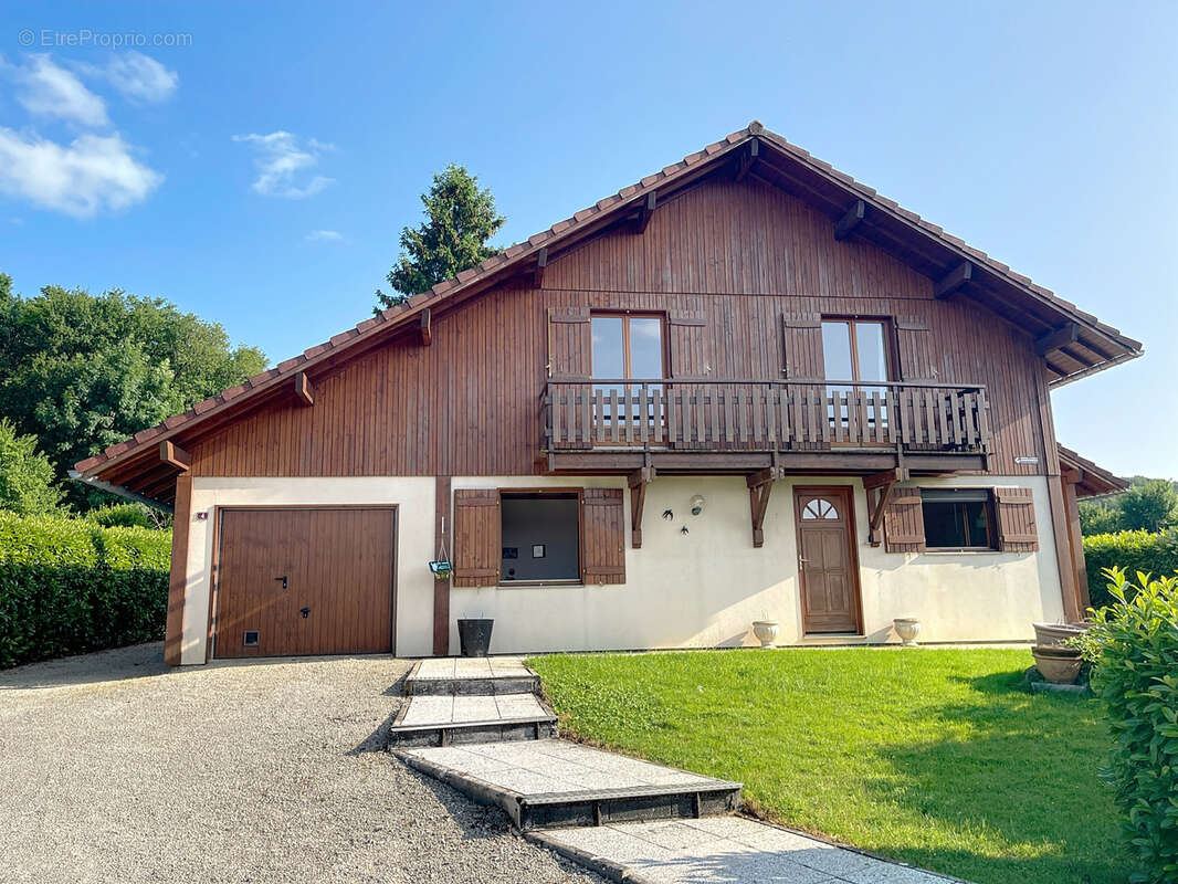 Maison à PONT-DE-ROIDE
