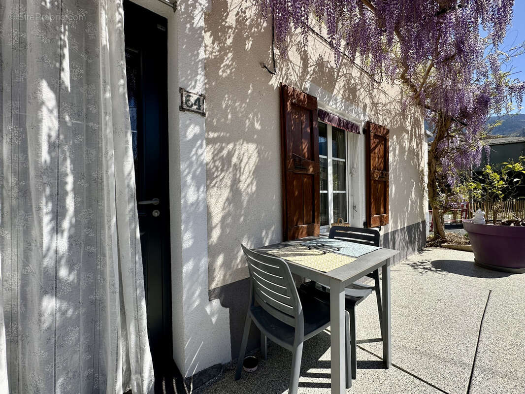 Appartement à VAULNAVEYS-LE-HAUT