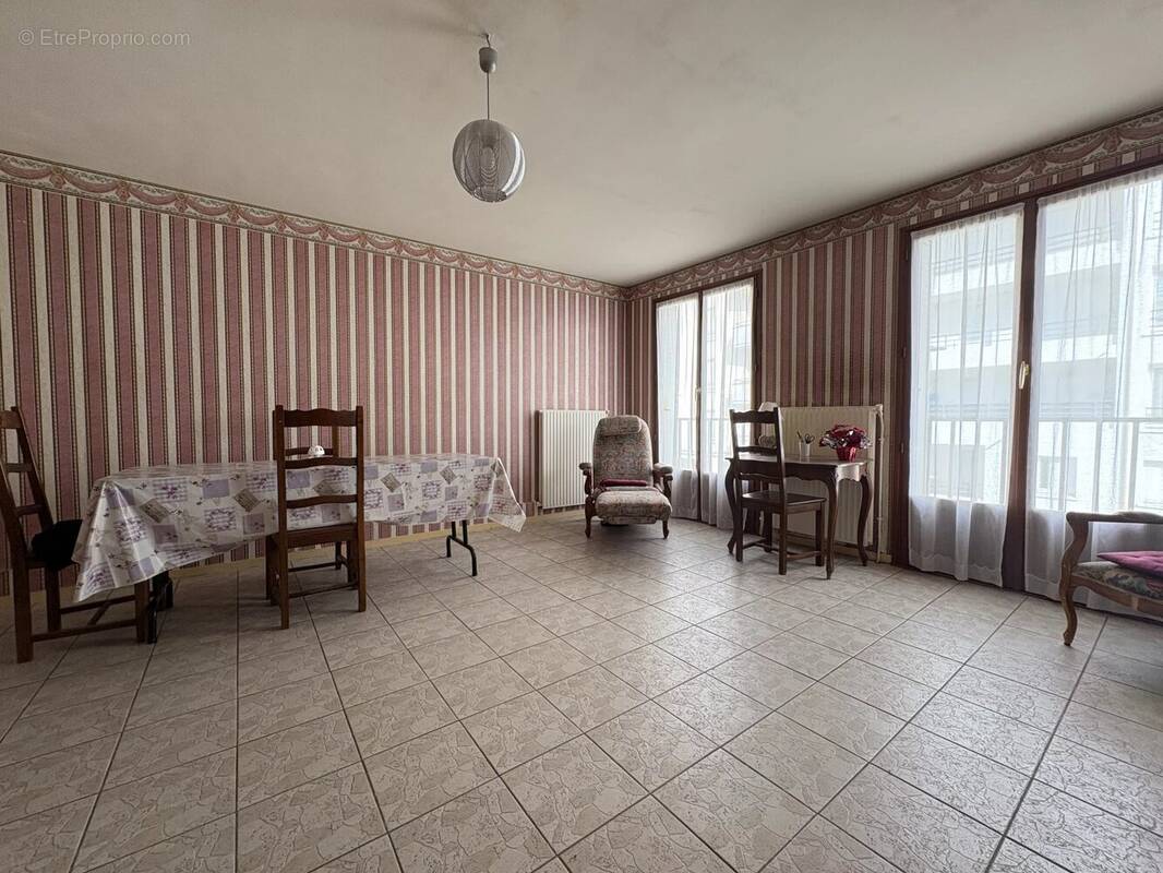 Appartement à LE PLESSIS-TREVISE