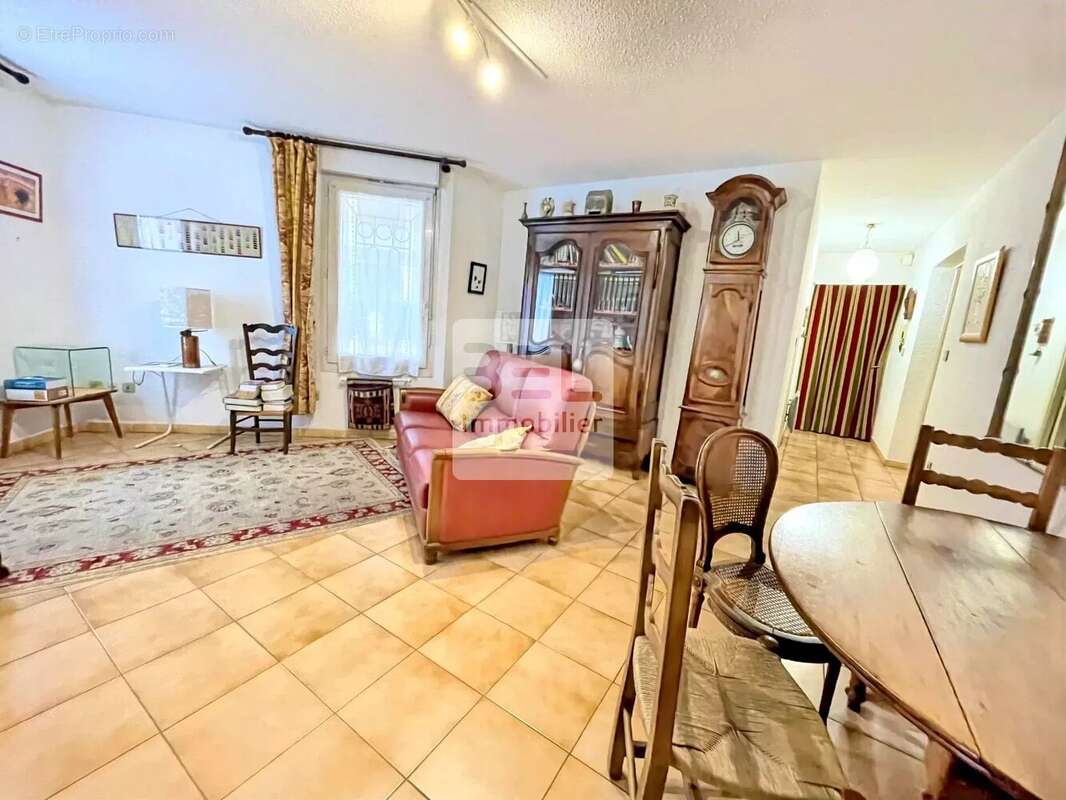 Appartement à PIERRELATTE