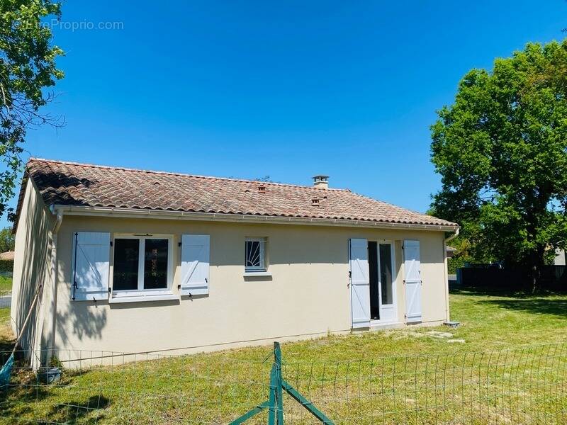 Maison à HOURTIN