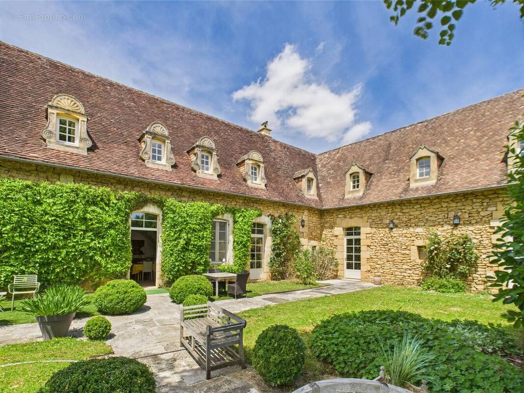 Maison à SARLAT-LA-CANEDA