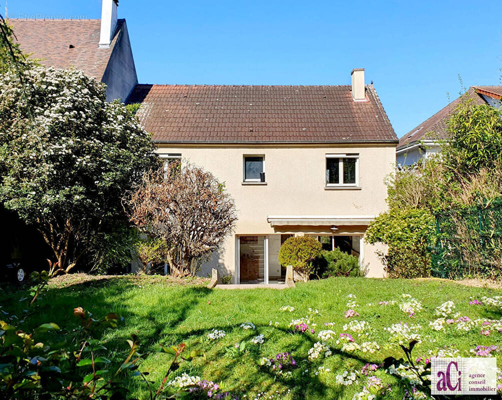 Maison à L&#039;HAY-LES-ROSES